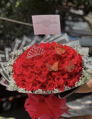 Arreglo buchón 100 rosas