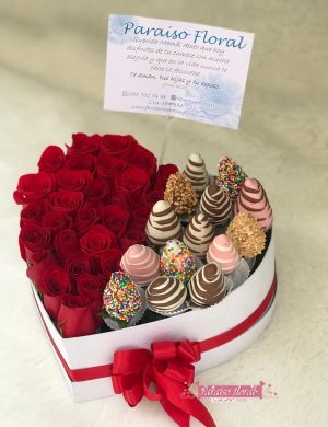 Arreglo Caja Corazon Con fresas