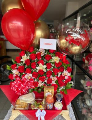 Desayuno rosas rojas y orquideas