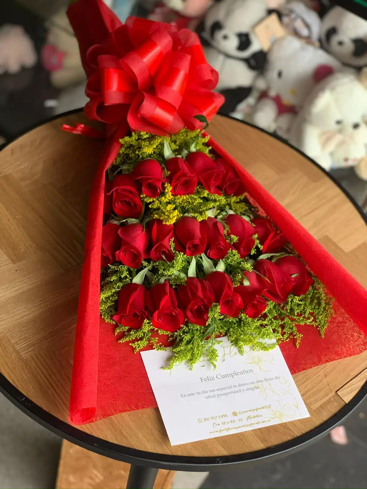 arreglo ramillete rosas rojas